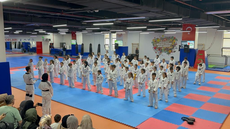 Genç Sporcuların Taekwondo Kuşak Sınavı Heyecanı