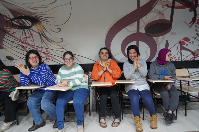 Engelliler İş Atölyesi'nin Fatih Sanat Akademisi'nde Düzenlediği Müzik Terapisi Etkinliği Devam Ediyor