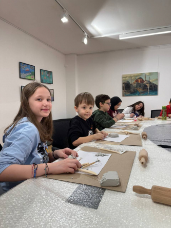 Çocuklar Kadırga Sanat Galerileri'nde Kendi Heykellerini Tasarlıyorlar