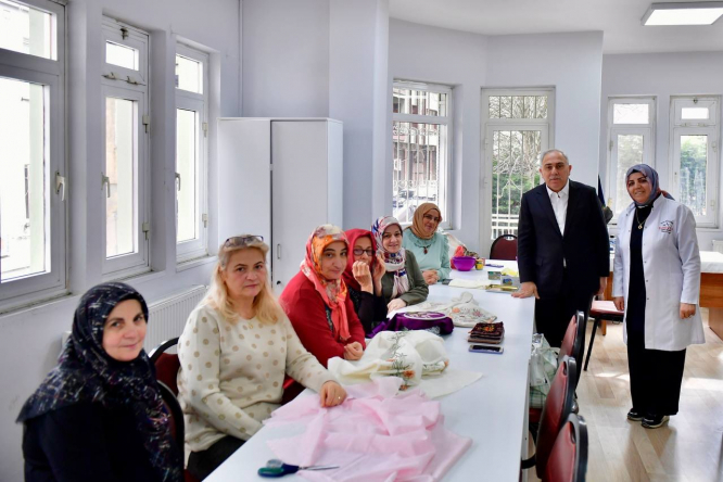Başkan Turan, Kadıçeşme Karınca Eğitim Birimi'ni Ziyaret Etti