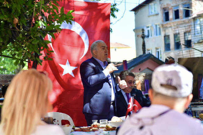 Başkan Turan, Fatih'teki Amatör Spor Kulüplerinin Başkanları ve Temsilcileriyle Bir Araya Geldi