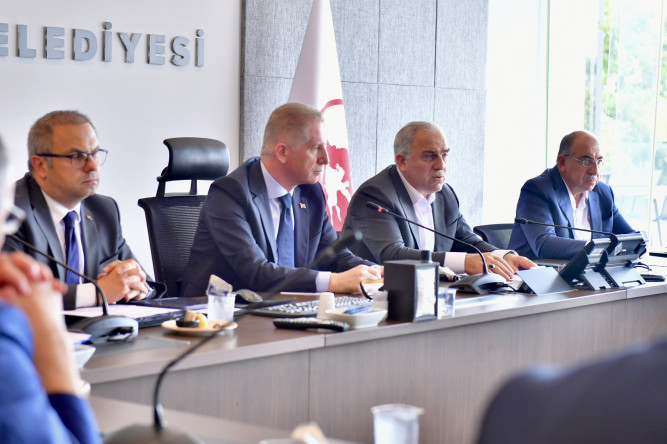 Fatih Belediyesi Çalışmalarını Değerlendirme Toplantısı, İstanbul Valisi Davut Gül ve Başkan Turan'ın Katılımıyla Gerçekleştirildi