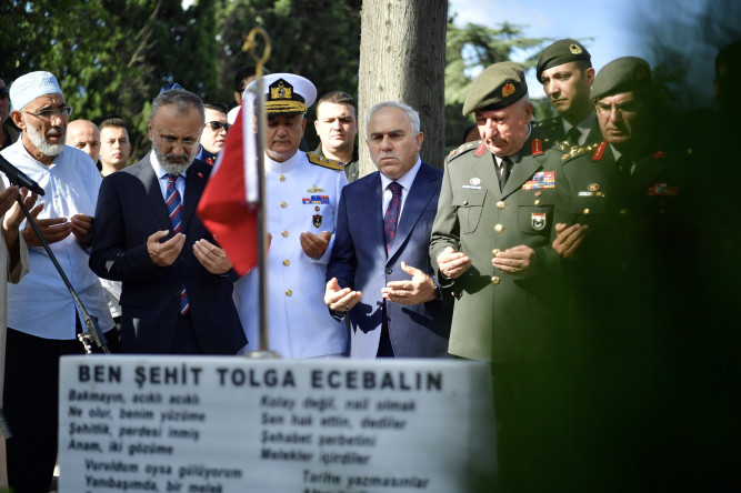 Başkan Turan, Vali Gül ile Birlikte 15 Temmuz Şehitlerimizi Kabirleri Başında Dualarla Yâd Etti