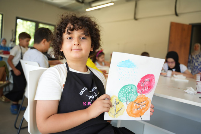 KARINCA El Emeği Eğitim Birimi'nden Minikler İçin Renkli Suluboya Atölyesi