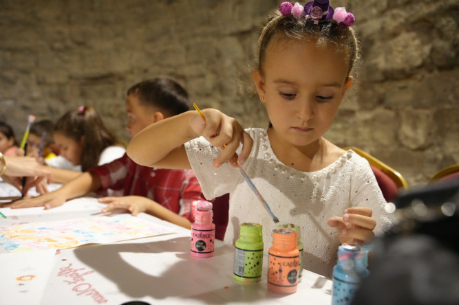 Tarihî Yedikule Hisarı'nda Neon Sanat Atölyesi: Çocuklarımızın Parlayan Hayalleri