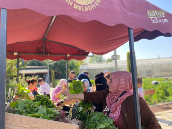 Yedikule Bahçe Manav'dan Sofralarınıza Taptaze ve Doğal Ürünler