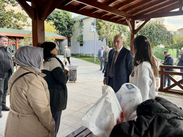 Başkan Turan, Yedikule Kuş Cenneti Parkı'nda Hemşehrileriyle Buluştu