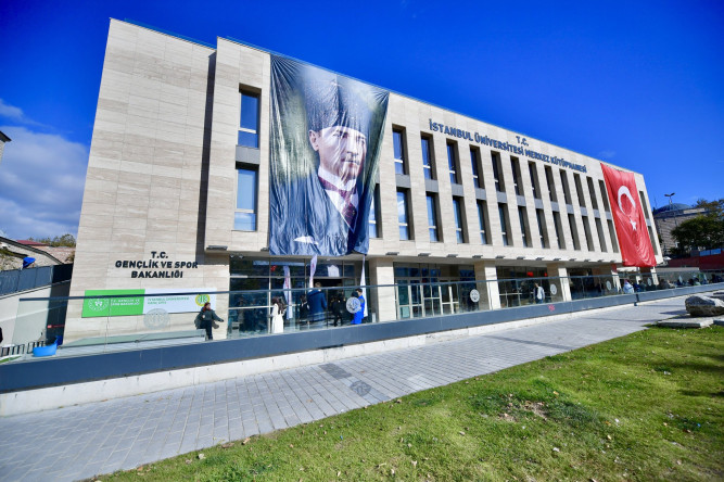 İstanbul Üniversitesi Merkez Kütüphanesi, Rektör Zülfikar, Başkan Turan ve İzmir Milletvekili Kasapoğlu'nun Katılımıyla Açıldı