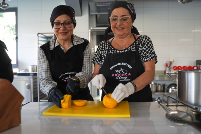 Silivrikapı'da KARINCA El Emeği Eğitim Birimi ile Geleneksel Marmelat Yapımı Eğitimi