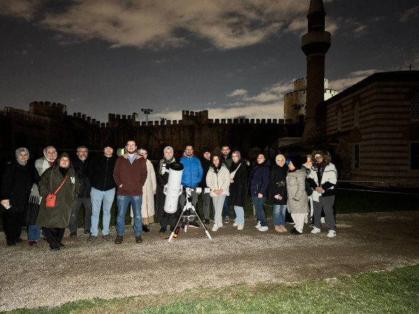 Yedikule Hisarı'nda Dolunay Gecesi: Bilim Fatih ile Gökyüzüne Keşif