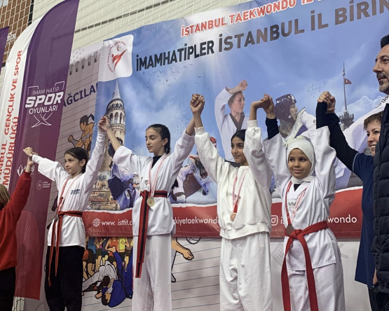 İmam Hatipliler Taekwondo Şampiyonası'nda Fatih Belediyesi Spor Kulübümüzden Başarı