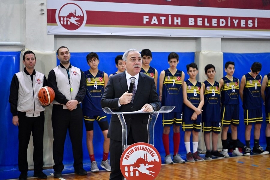 Fatih te Okullararası Suriçi Kupa sı Başladı