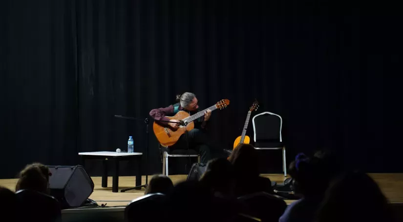 Guitarist Ricardo Moyano Met With Fatih Resident Art Enthusiasts