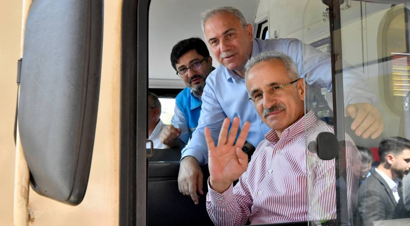 Ulaştırma ve Altyapı Bakanı Abdülkadir Uraloğlu ve Başkan Turan, Sirkeci-Kazlıçeşme Raylı Sistem Hattı nı Ziyaret Etti