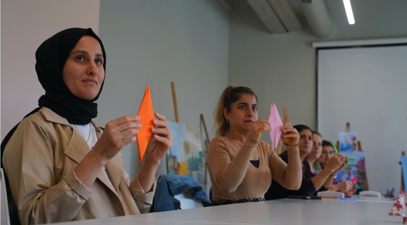 Fatihli Kadınlarımız Origami Atölyesi nde Kâğıt Katlama Sanatını Öğreniyor