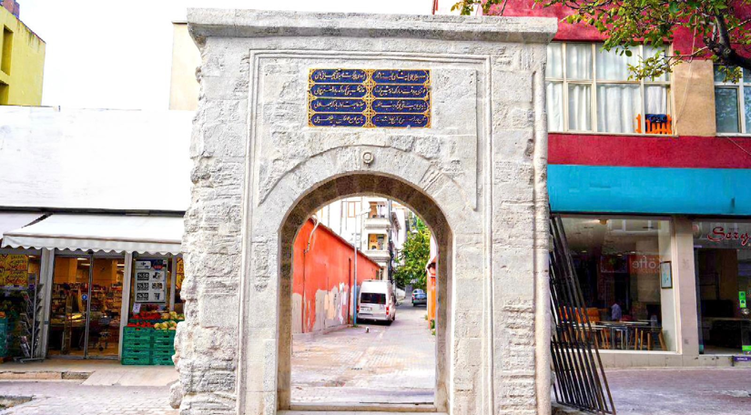 Hekimoğlu Ali Paşa Külliyesi Kapısı Restore Edildi