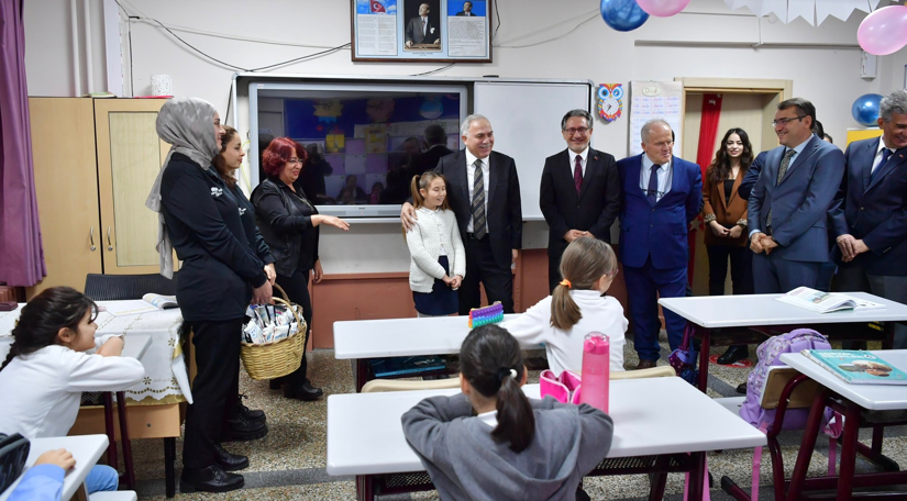 Başkan Turan Emin Ali Yaşin İlkokulu Öğrencileri ile Buluştu