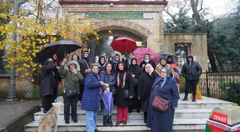 Fatihli Kadınlarımız Boğaz ın Manevi Muhafızları Gezisiyle Türbeleri Ziyaret Ediyor