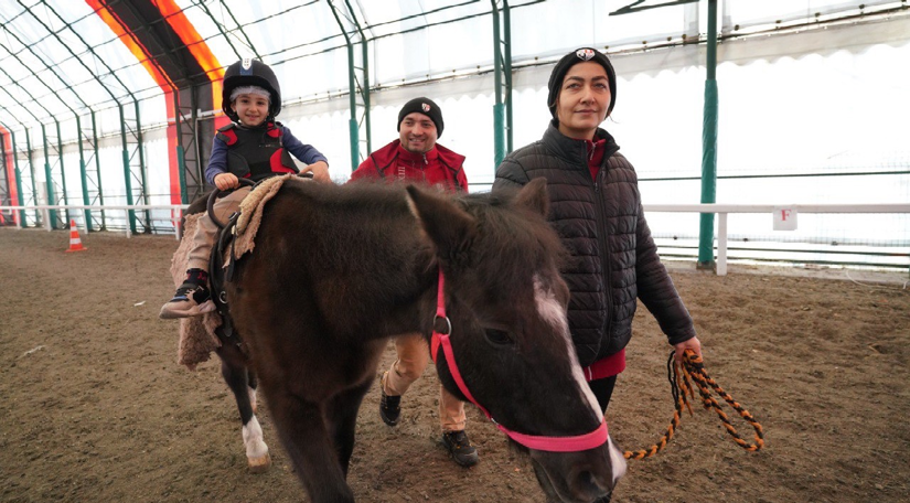 Özel Çocuklara Yönelik Hipoterapi: Atlarla Tedavinin Gücü