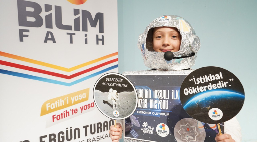 Gençler Bilim Fatih in İlk Uzay Misyonu Programında Kendi Astronot Kasklarını Tasarlıyorlar