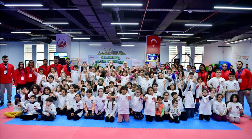 Başkan Turan ve Gençlik ve Spor Bakanı Sn. Osman Aşkın Bak ın Katılımıyla Geleneksel Çocuk Oyunları Başladı