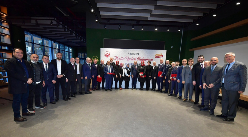 Başkan Turan, Belediye Meclis Üyeleri ile Neslişah Sultan Kültür Merkezi nde Bir Araya Geldi