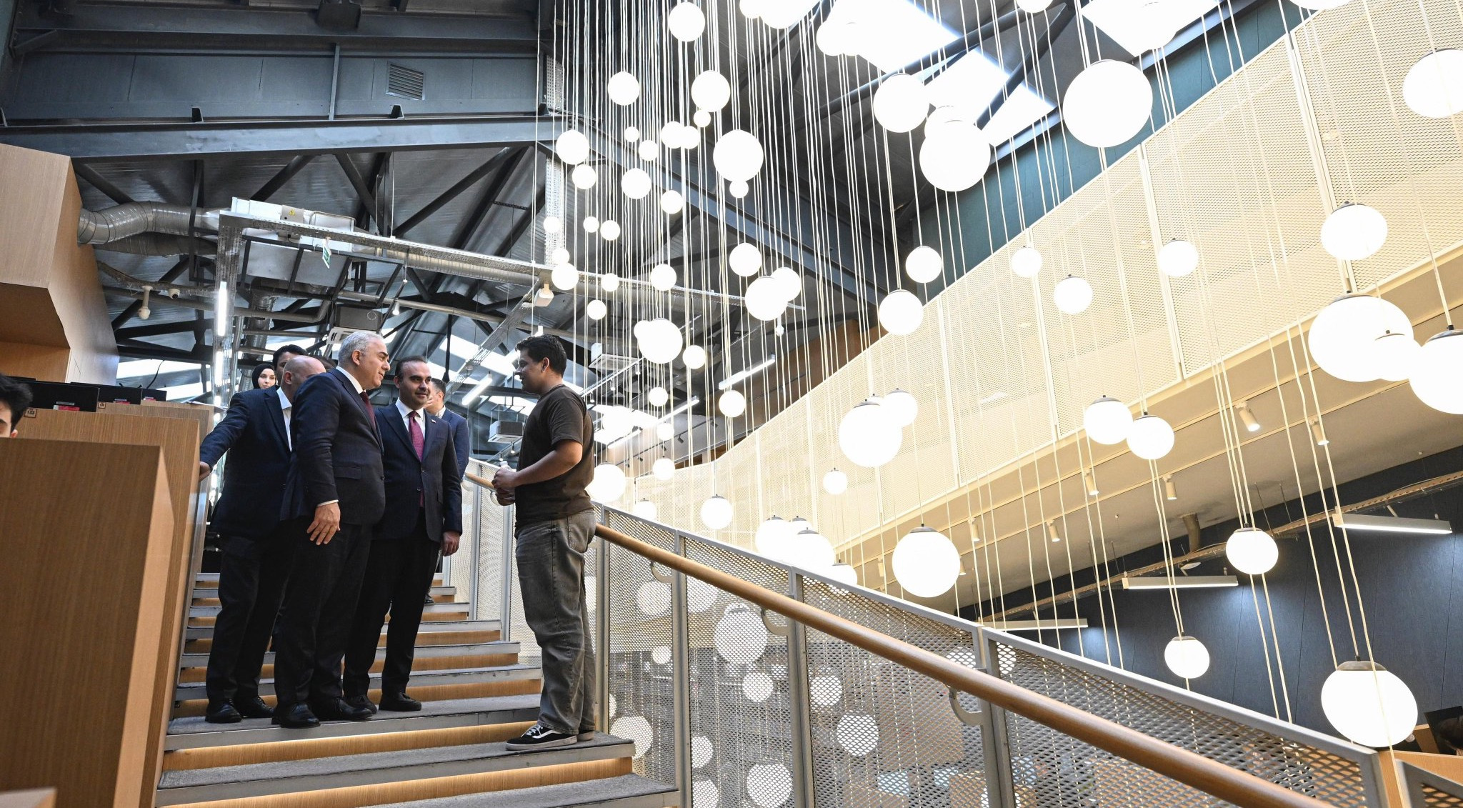 Sanayi ve Teknoloji Bakanımız Sn. Mehmet Fatih Kacır Vatan Kütüphanesi ni Ziyaret Etti