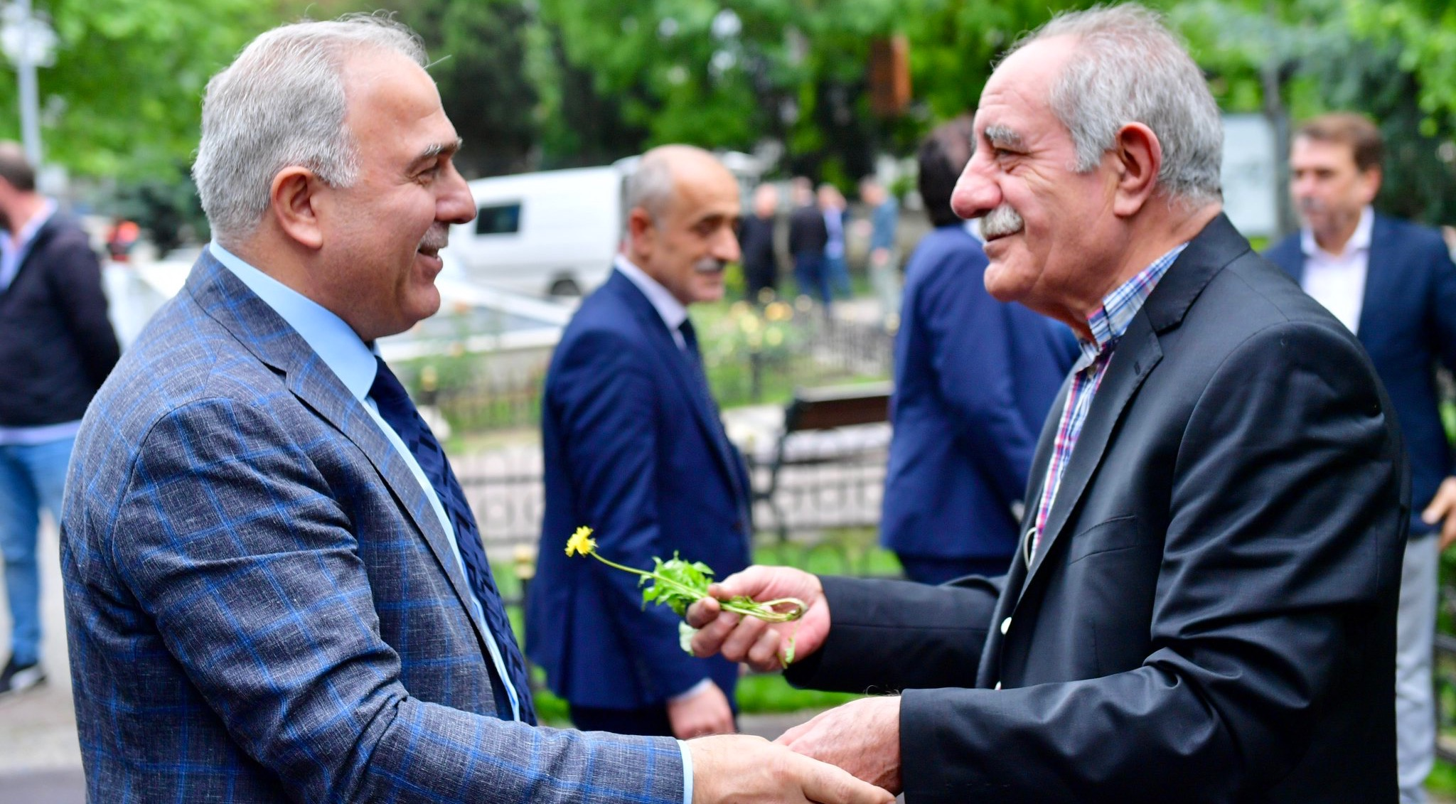 Başkan Turan, Ramazan Efendi Parkı nda Hemşehrileriyle Buluştu
