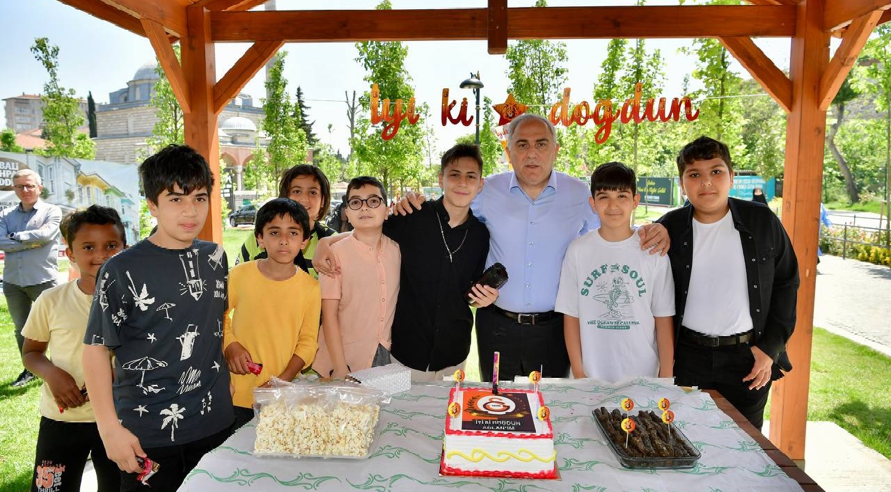 Başkan Turan, Karasurları Millet Bahçesi nde Fatihli Vatandaşlarla Bir Araya Geldi