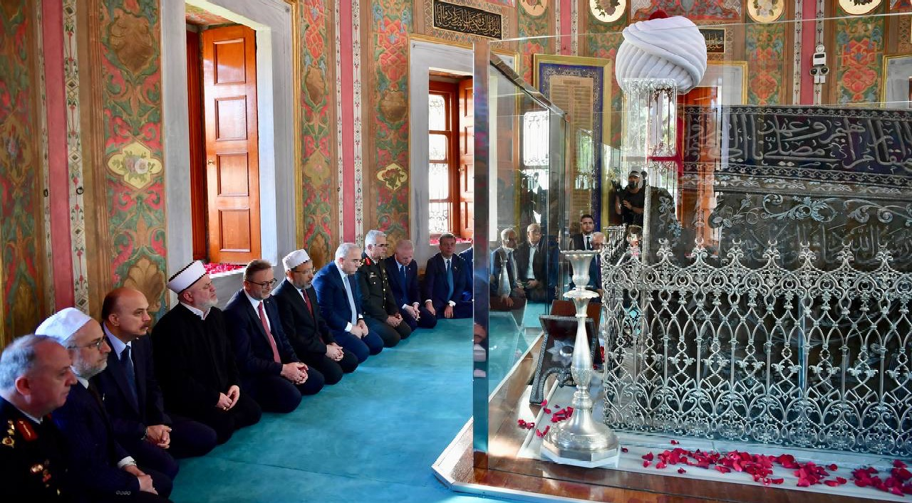 Başkan Turan, Vali Gül ile Birlikte Fethin 571. Yıl Dönümünde Fatih Sultan Mehmed Han ı Kabri Başında Yâd Etti