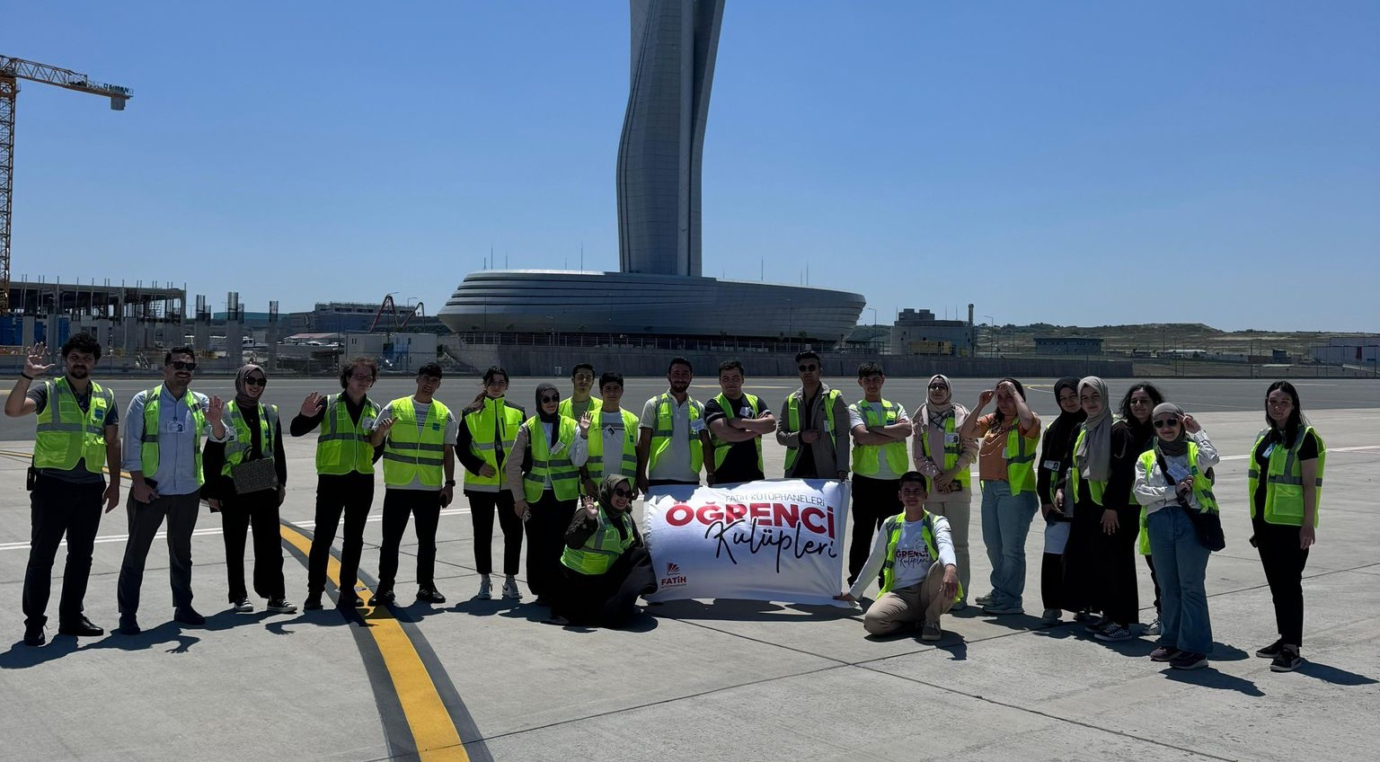 Fatih Kütüphaneleri Öğrenci Kulüpleri İstanbul Havalimanı nı Ziyaret Etti