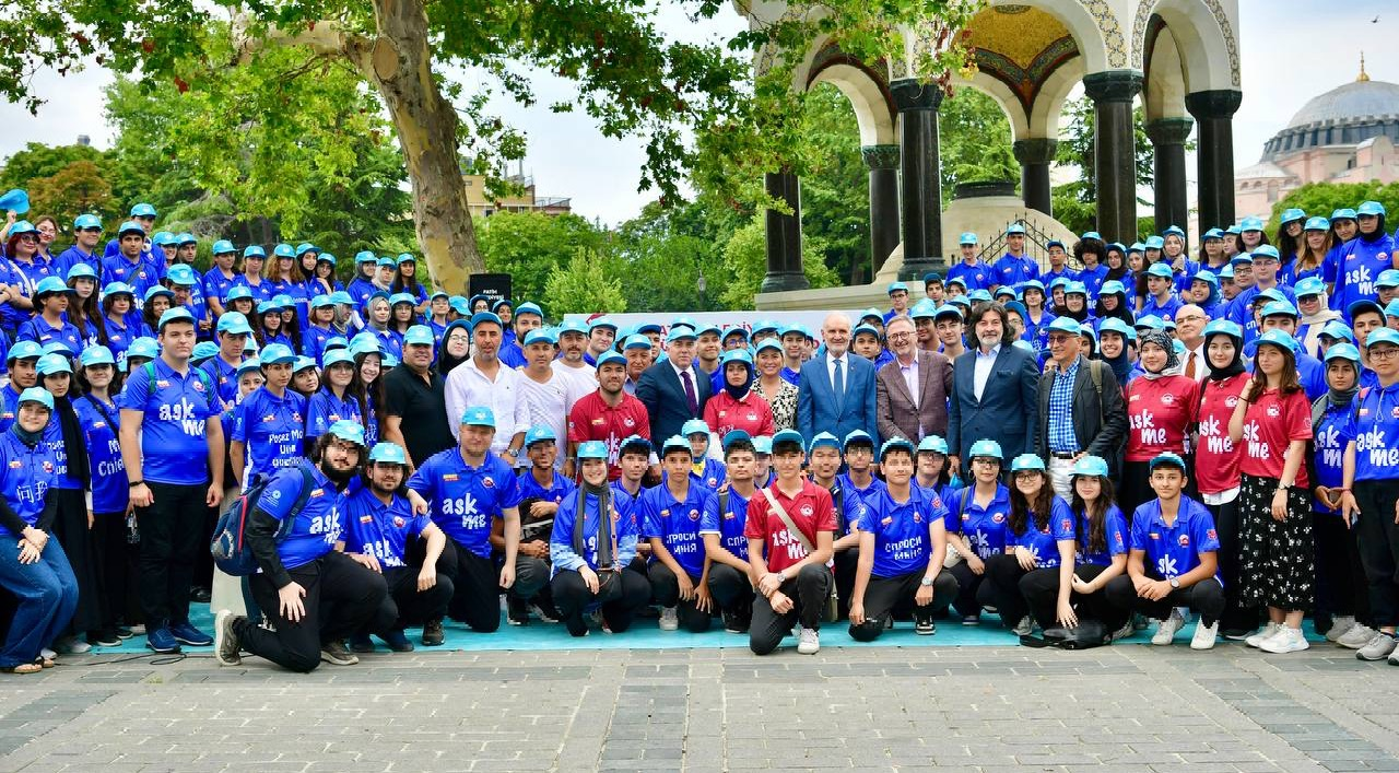 400 Gönüllü Turizm Elçimiz, Sultanahmet Meydanı nda Düzenlenen Törenle Göreve Başladı