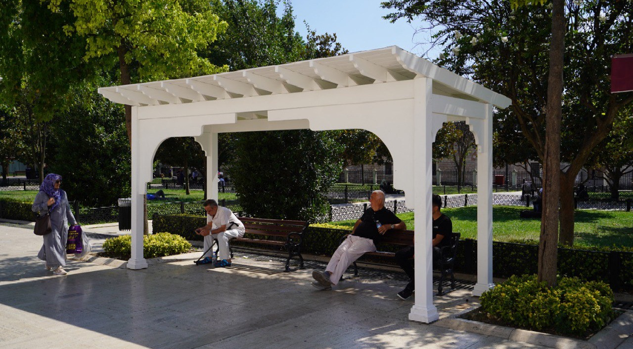Fatih Belediyesi, Fatih Camii nde Pergola Çalışmalarını Tamamladı