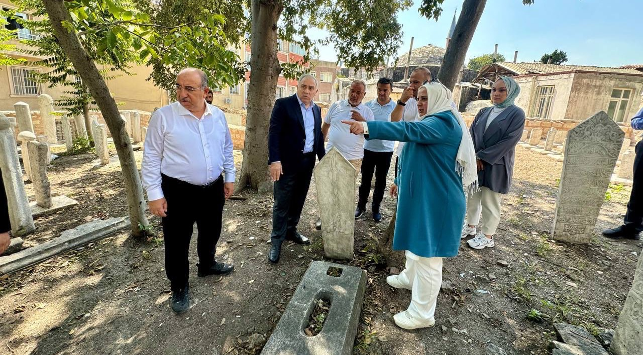 Başkan Turan, Bıçakçı Alaaddin Camii Haziresi nin Restorasyon Çalışmalarını İnceledi