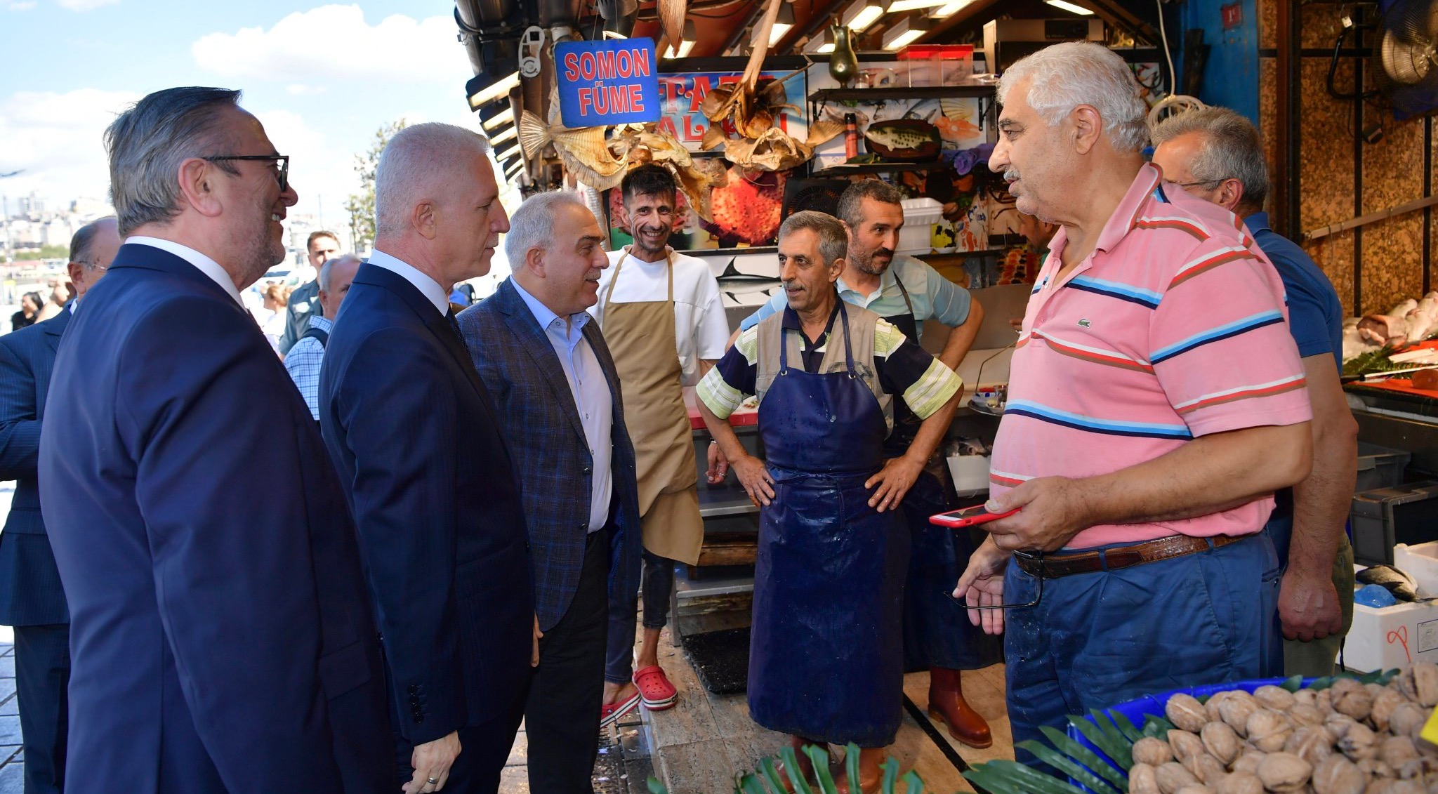 Başkan Turan ve Vali Gül, Eminönü nde Esnaf ve Vatandaşlarla Buluştu