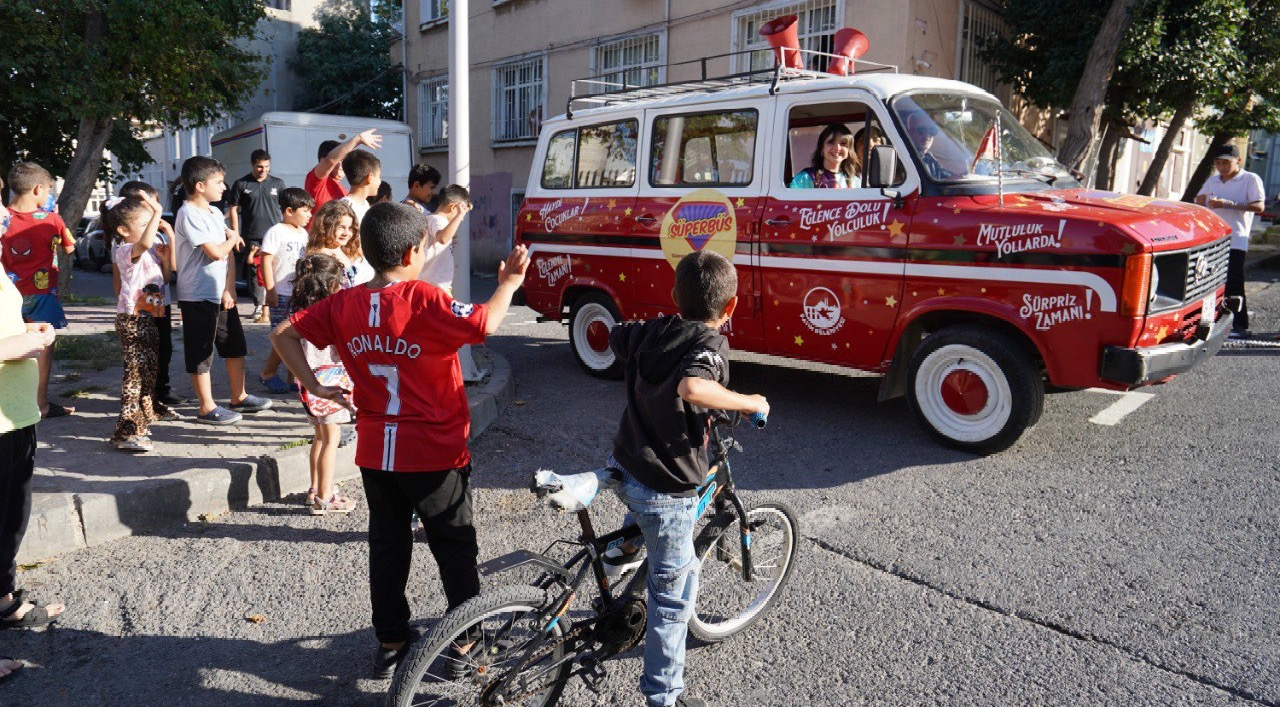 Süperbüs Cibali Parkı nda Çocuklarımıza Bayram Havası Estirdi