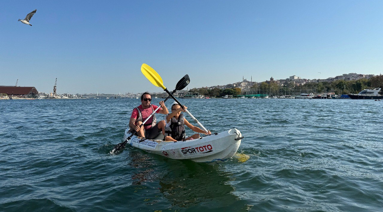 Haliç te Spor ve Doğayla Buluşma: Babamla Kano Etkinliği