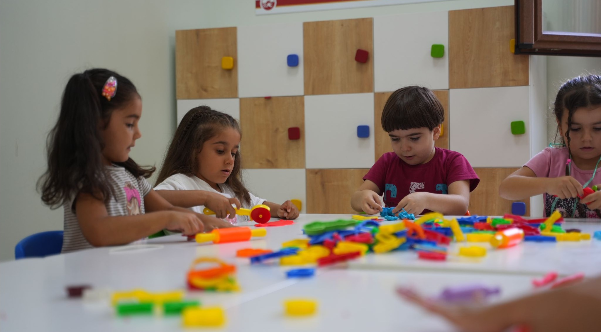 Miniklerimiz, Çocuk Durakları nda Uygulanan Nitelikli Eğitim Programları ile Okula Hazırlanıyor