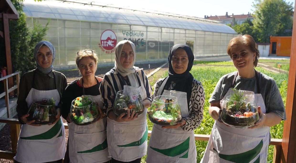 Yedikule Bahçe deki Teraryum Atölyesi nde Kendi Fanuslarımızı Tasarlıyoruz