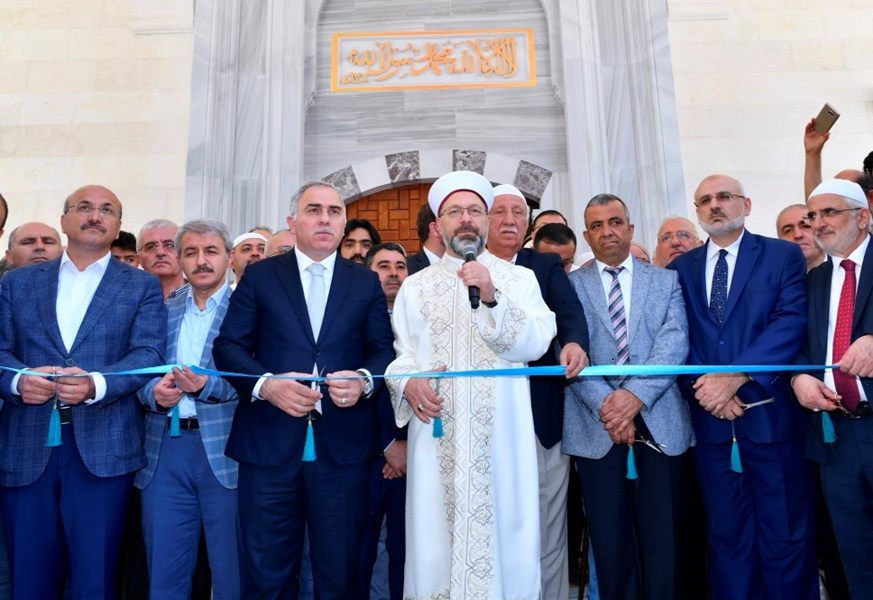 Diyanet İşleri Başkanı Erbaş, 10 Yıl Görev Yaptığı Camii nin Açılışını Yaptı