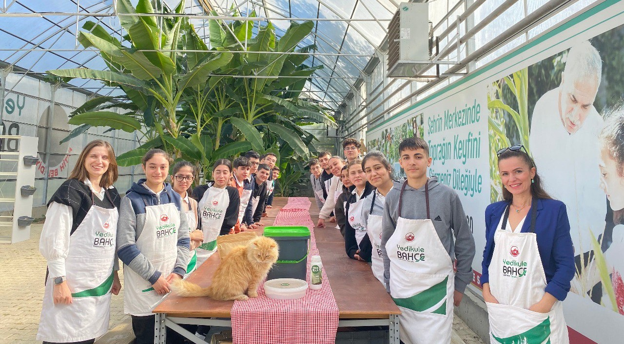 Yedikule Bahçe de Gençlerimiz İçin Kompost Atölyesi: Organik Atıklar Toprakla Buluşuyor