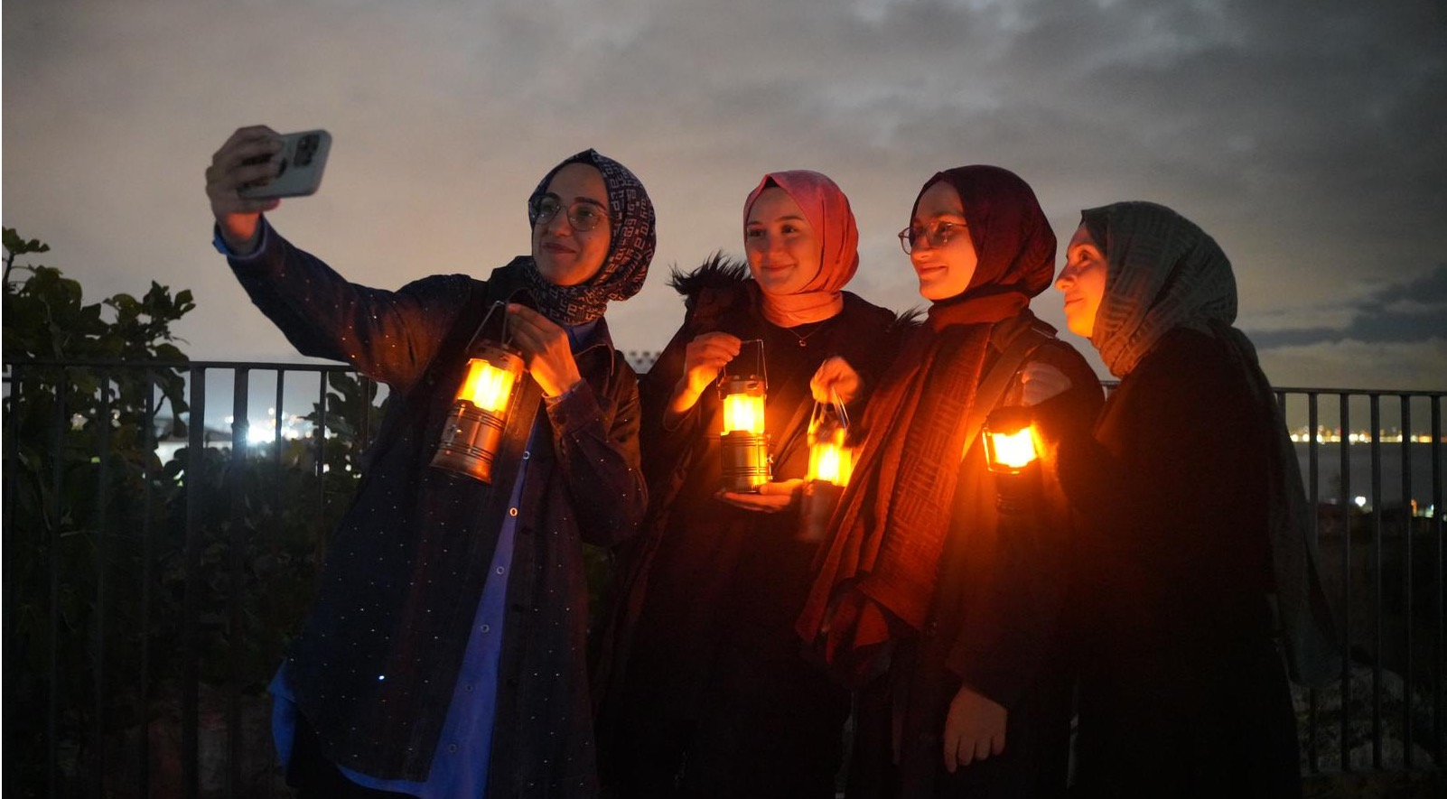 Ay Işığında Tarihî Yolculuk: Yedikule Hisarı nda Fenerli Gece Turu