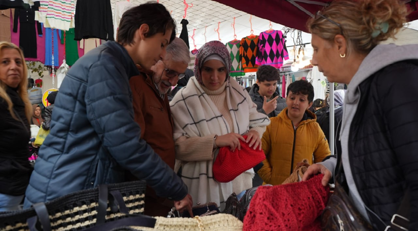 KARINCA El Emeği Eğitim Birimi Kursiyerlerimiz Çarşamba Pazarı nda Ürünlerini Sergiliyor