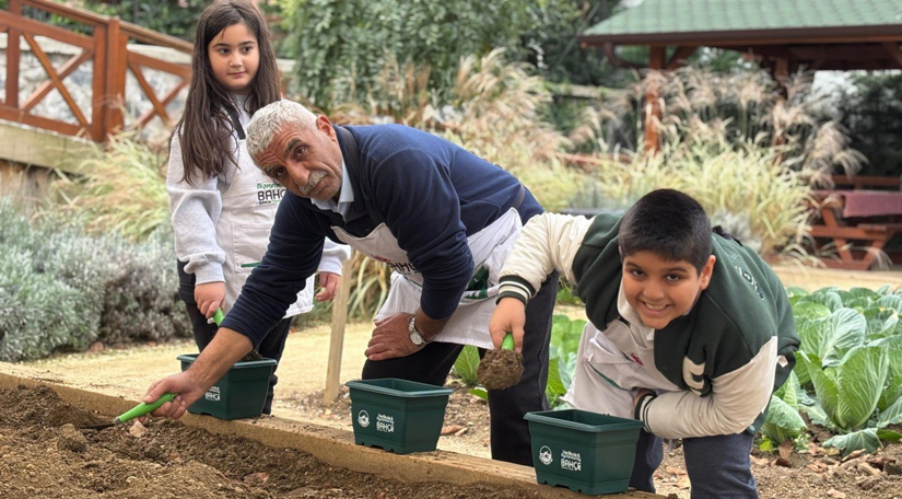 Ayvansaray Bahçe de Minik Çiftçiler Tohum Ekimiyle Tanışıyor